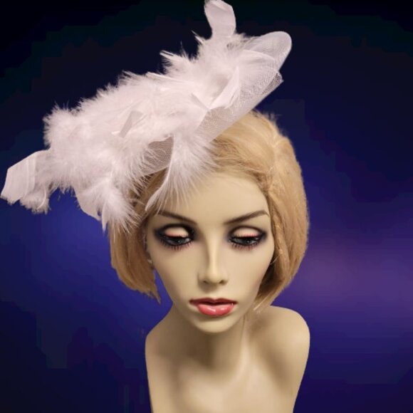 WIDE Large Feathers Fascinator - Picture 2 of 8